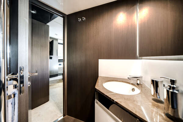 Azimut S7 Yacht For Sale