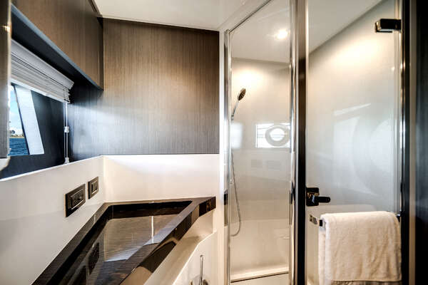 Azimut S7 Yacht For Sale