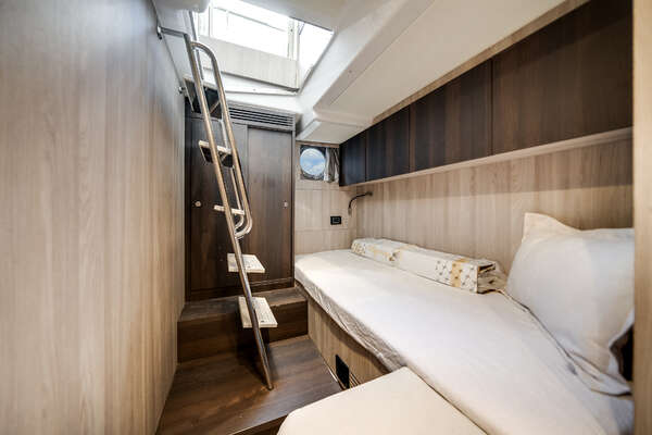 Azimut S7 Yacht For Sale