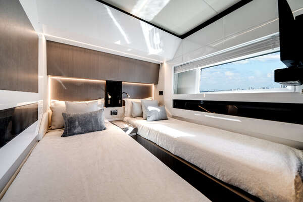 Azimut S7 Yacht For Sale