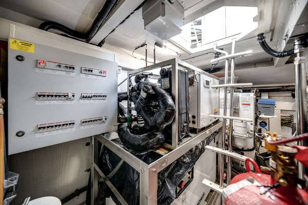 Azimut S7 Yacht For Sale