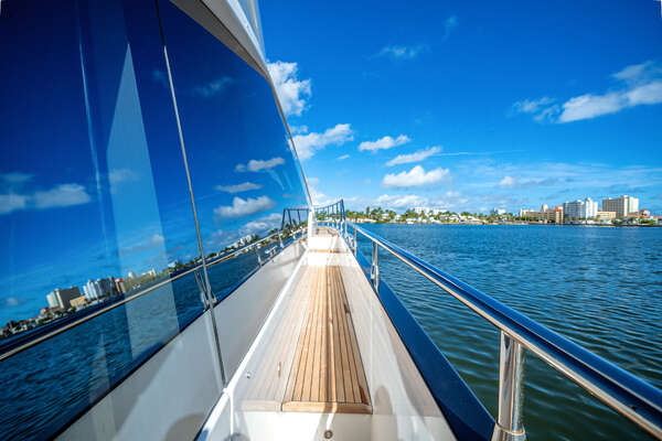 Azimut S7 Yacht For Sale