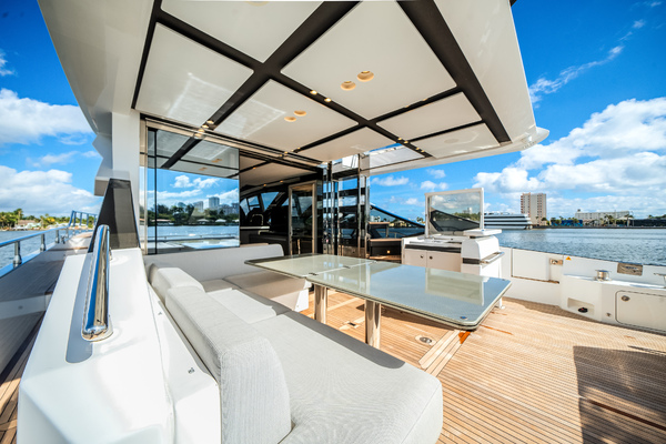 71ft Azimut Yacht For Sale