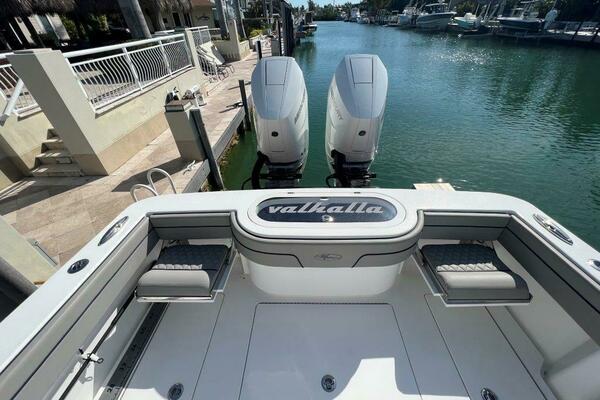 Valhalla 33 JUST ONE MORE - Exterior Aft