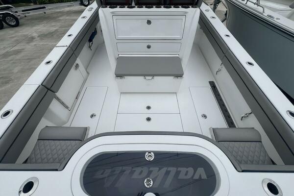 Valhalla 33 JUST ONE MORE - Aft Seating