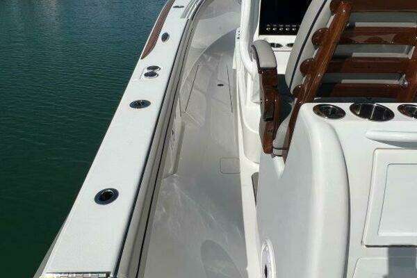 Valhalla Boatworks V-33 Yacht For Sale