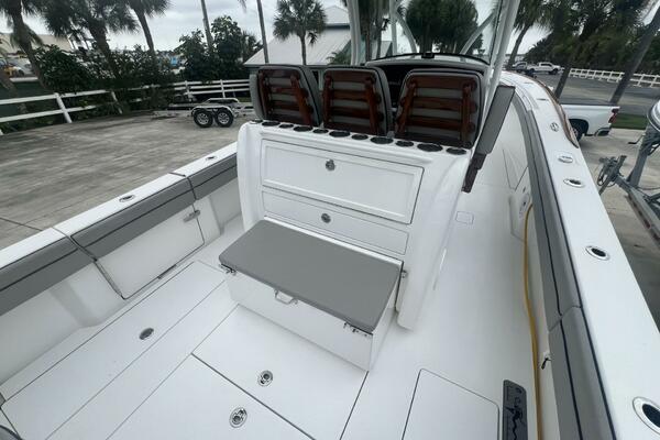 Valhalla 33 JUST ONE MORE - Seating