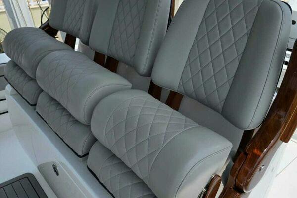 Valhalla 33 JUST ONE MORE - Exterior Helm Seating 