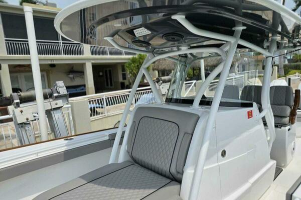 Valhalla 33 JUST ONE MORE - Exterior Forward Seating