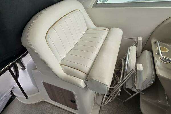 Photo of the 1998 Sea Ray 330 Express