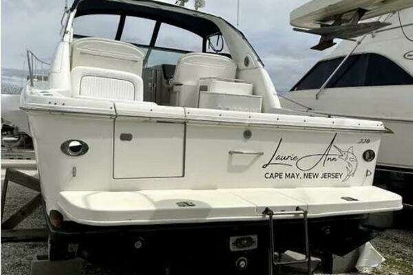 Photo of the 1998 Sea Ray 330 Express