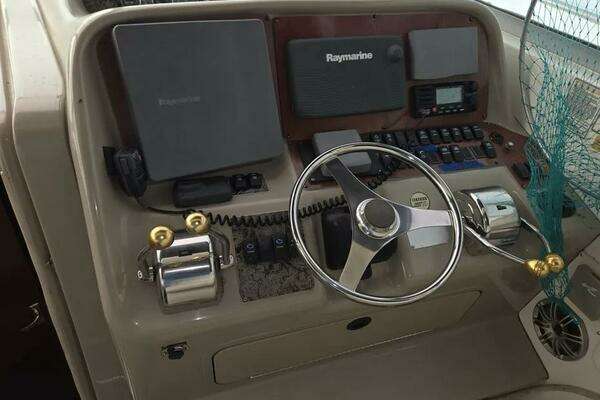 Photo of the 1998 Sea Ray 330 Express