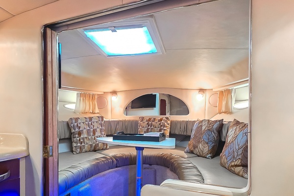 33ft Sea Ray Yacht For Sale