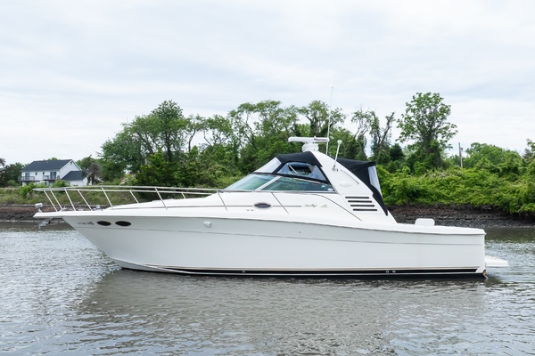 1998 Sea Ray 330 Express