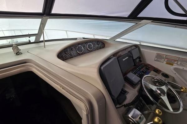 33ft Sea Ray Yacht For Sale