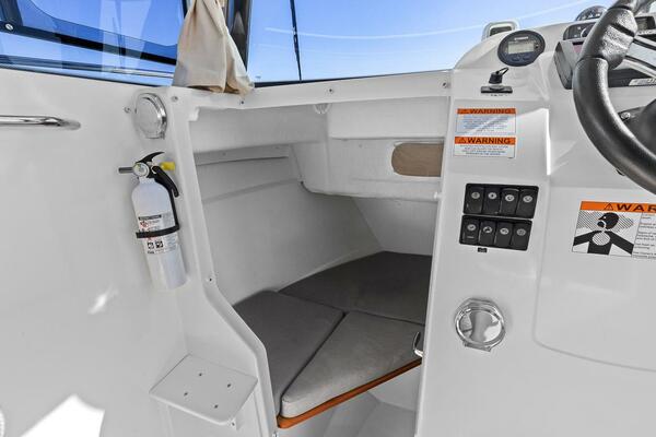 26ft Jeanneau Yacht For Sale