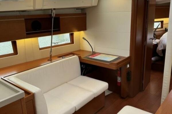 Run For The Roses 47ft Beneteau Yacht For Sale