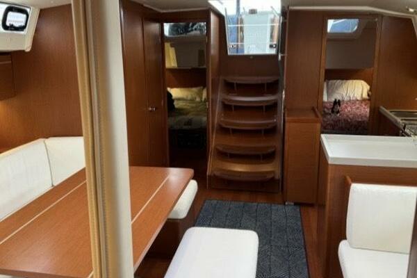 Run For The Roses 47ft Beneteau Yacht For Sale