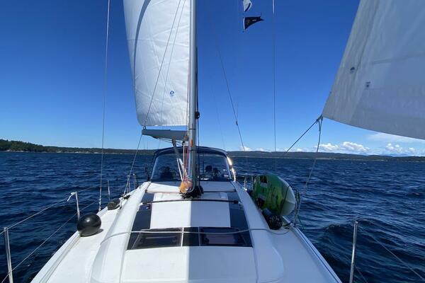 Run For The Roses 47ft Beneteau Yacht For Sale
