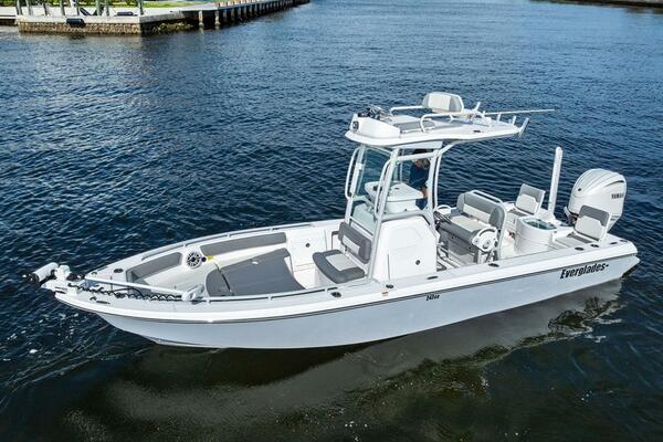 24ft Everglades Yacht For Sale
