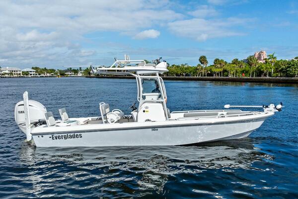 24ft Everglades Yacht For Sale
