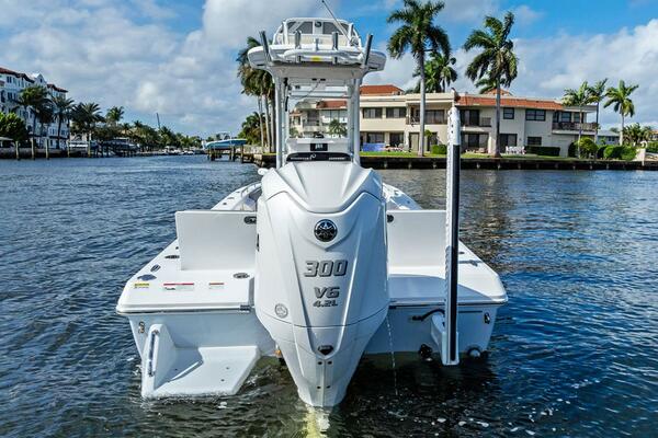 24ft Everglades Yacht For Sale