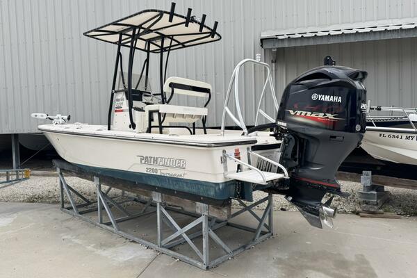 22ft Pathfinder Yacht For Sale