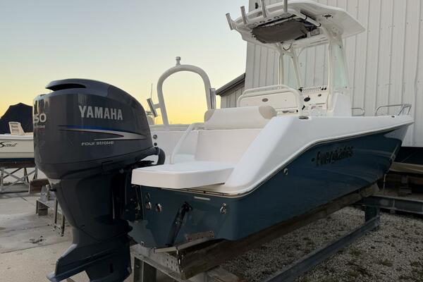 23ft Everglades Yacht For Sale