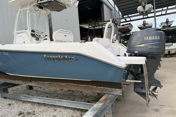 23ft Everglades Yacht For Sale