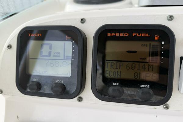 23ft Everglades Yacht For Sale