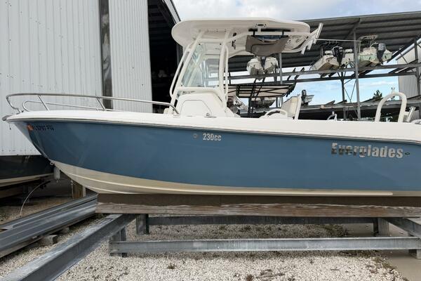 23ft Everglades Yacht For Sale