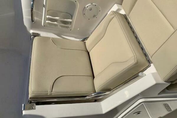 23ft Pursuit Yacht For Sale