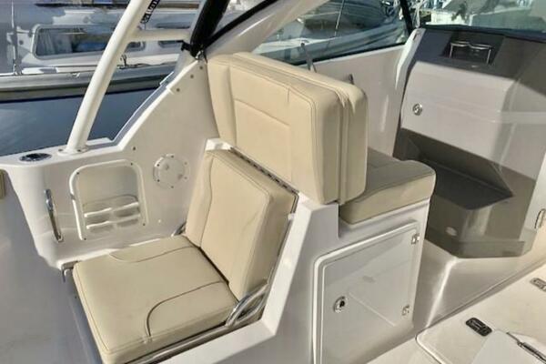 23ft Pursuit Yacht For Sale