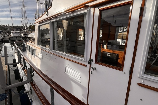 Grand Banks 36 Yacht For Sale