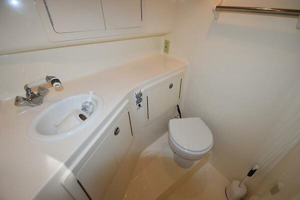 Fin Hunter 28ft Carolina Classic Yacht For Sale