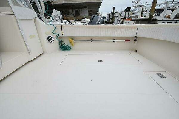 Photo of the 2007 Carolina Classic 28 Express "Fin Hunter"