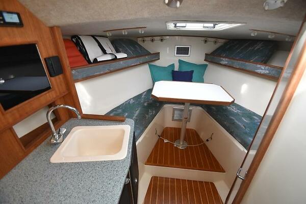 Fin Hunter 28ft Carolina Classic Yacht For Sale