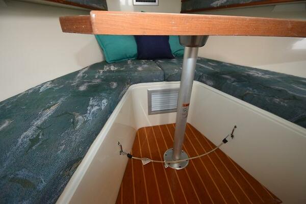 Fin Hunter 28ft Carolina Classic Yacht For Sale