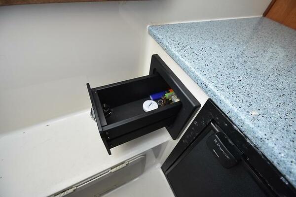 Fin Hunter 28ft Carolina Classic Yacht For Sale