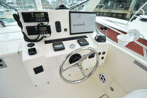 Photo of the 2007 Carolina Classic 28 Express "Fin Hunter"