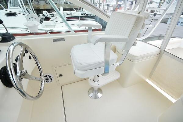 Fin Hunter 28ft Carolina Classic Yacht For Sale