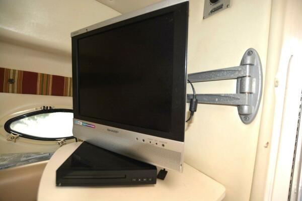 27ft Rinker Yacht For Sale