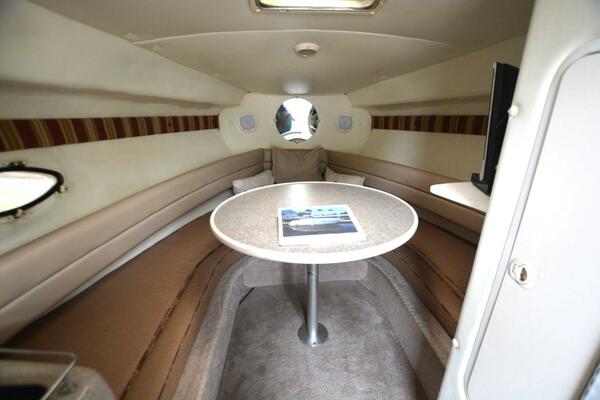 27ft Rinker Yacht For Sale