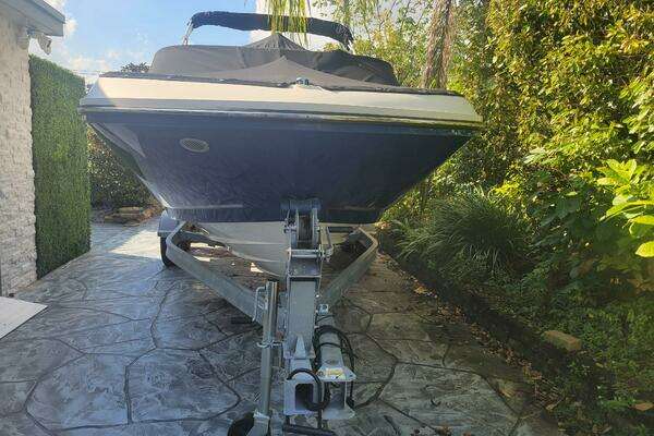 Photo of the 2023 Bayliner VR6 OB