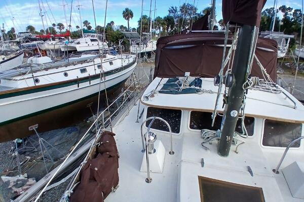 Donna Lee 41ft Islander Yacht For Sale