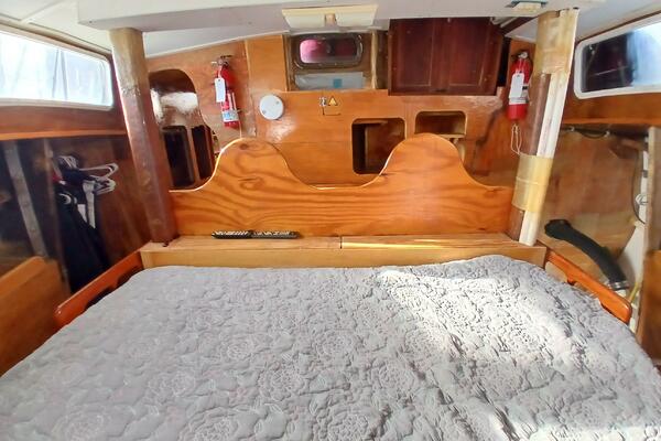 Donna Lee 41ft Islander Yacht For Sale