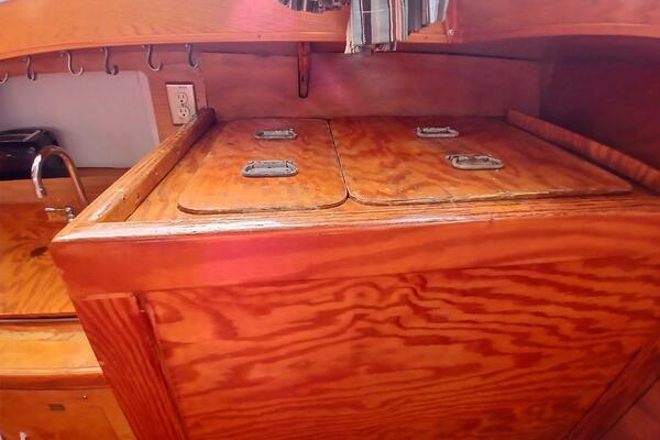 Donna Lee 41ft Islander Yacht For Sale