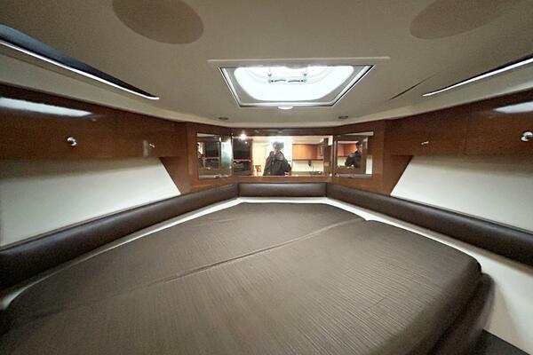 35ft Sea Ray Yacht For Sale