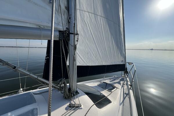 Hazyblur 28ft Hunter Yacht For Sale