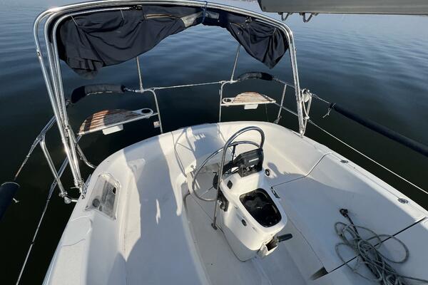 Hazyblur 28ft Hunter Yacht For Sale